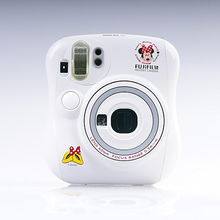 富士Checky Instax Mini 25 自拍與即興創(chuàng)作的LOMO樂趣
